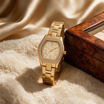 Ρολόι Γυναικείο Michael Kors Emery Χρυσό με Κρύσταλλα και Tonneau Καντράν MK7618